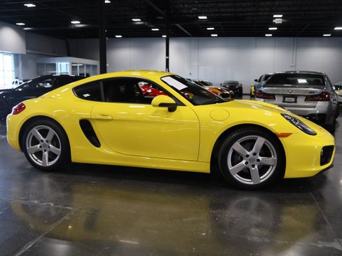 Used 2015 Porsche Cayman RWD image 8