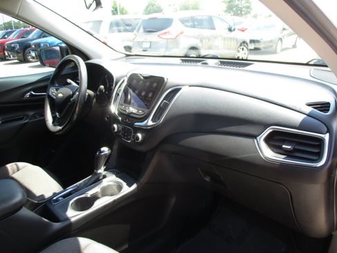 Used 2019 Chevrolet Equinox LT AWD/4WD image 39