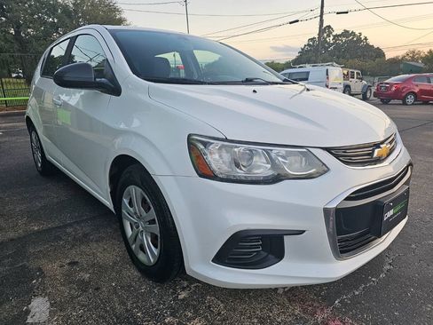 Used 2017 Chevrolet Sonic LT FWD image 10