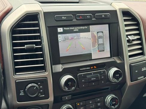 Used 2018 Ford F150 Platinum w/ Technology Package image 31