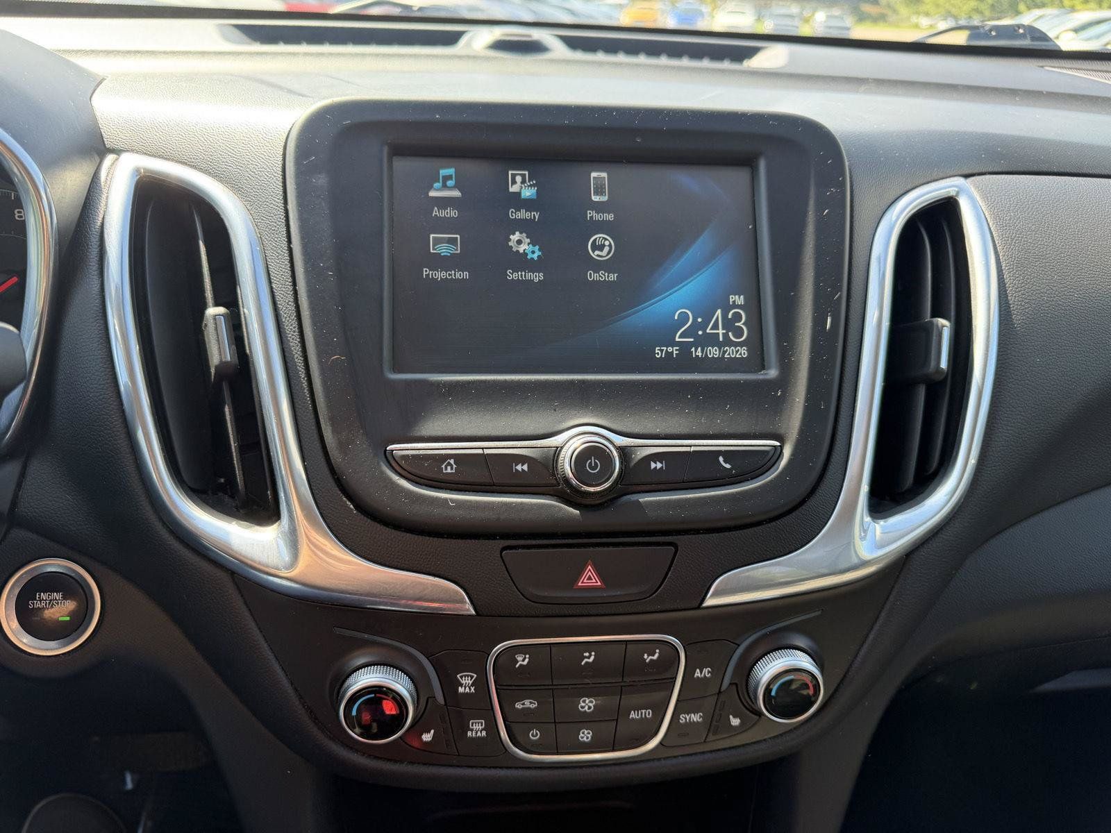 Used 2018 Chevrolet Equinox LT AWD/4WD image 16