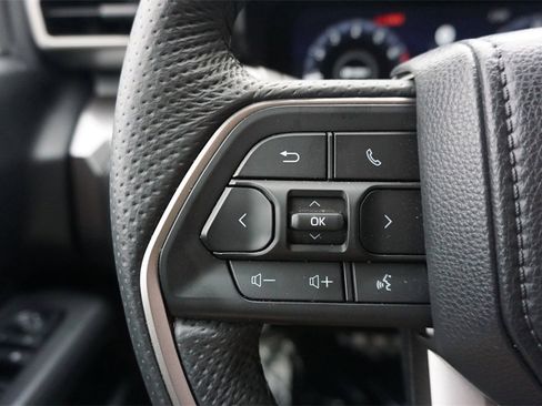 Used 2025 Toyota Tacoma TRD Sport image 8