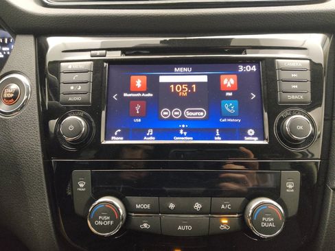 Used 2020 Nissan Rogue SV AWD/4WD image 25