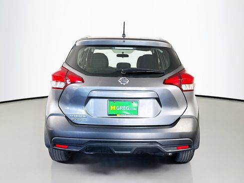 Used 2019 Nissan Kicks S image 8