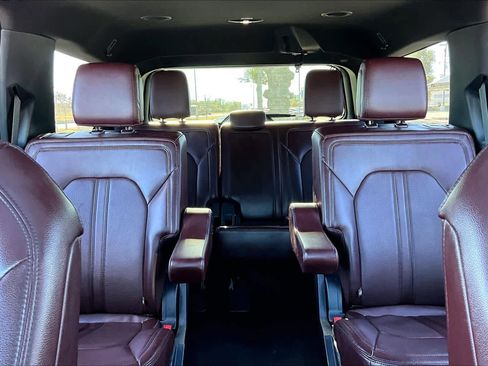 Used 2023 Ford Expedition Limited image 35