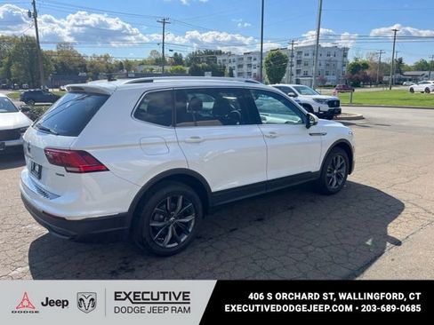 Used 2023 Volkswagen Tiguan SE AWD/4WD image 15