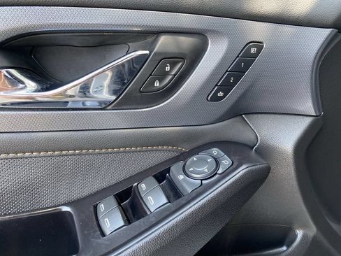 Used 2020 Chevrolet Traverse Premier w/ Redline Edition FWD image 18