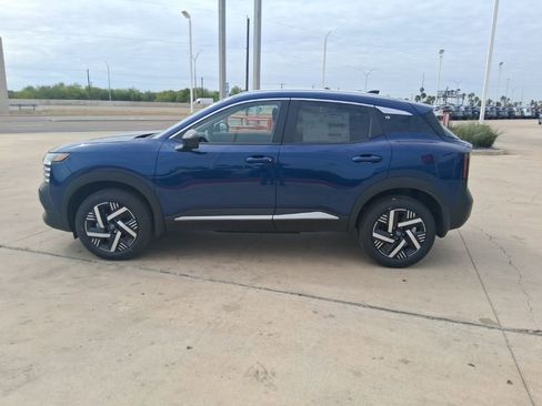 New 2026 Nissan Kicks SV w/ SV Premium Package FWD image 4