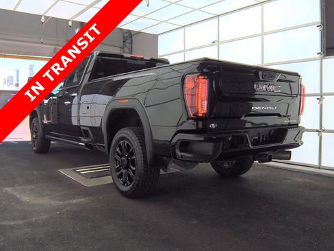 Used 2021 GMC Sierra 3500 Denali w/ Denali Black Diamond Edition image 4