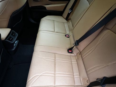 Certified 2024 Lexus ES 300h Ultra Luxury image 31