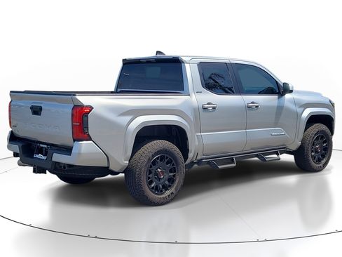 Used 2026 Toyota Tacoma SR5 AWD/4WD image 7