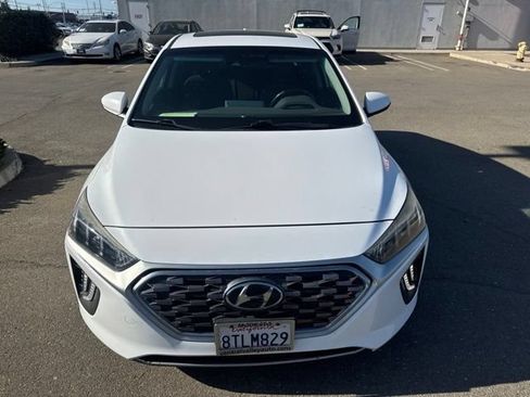 Used 2020 Hyundai Ioniq SEL FWD image 3