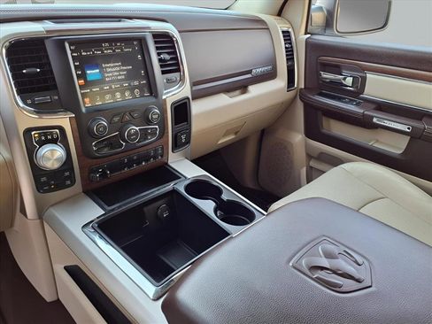 Used 2014 RAM 1500 Laramie w/ Convenience Group image 6