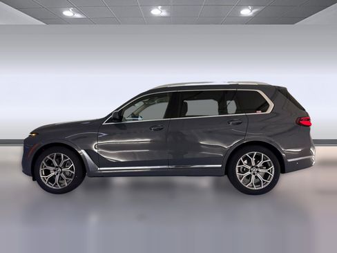 Used 2026 BMW X7 xDrive40i w/ Premium Package AWD/4WD image 2