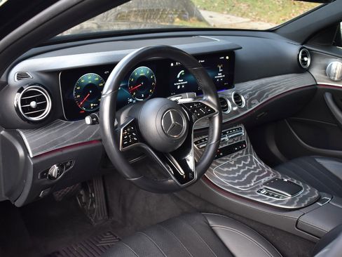 Used 2021 Mercedes-Benz E 350 4MATIC Sedan image 12