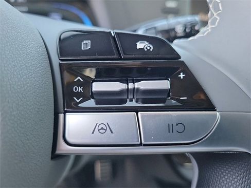 New 2025 Hyundai Elantra Sport image 9