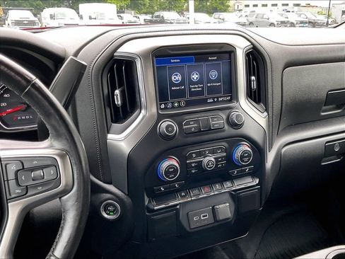 Used 2021 Chevrolet Silverado 1500 LT AWD/4WD image 18