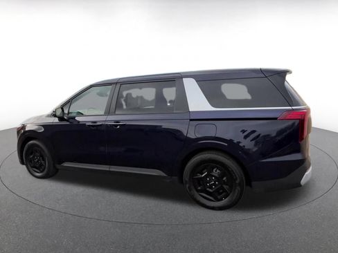 Used 2026 Kia Carnival FWD image 10