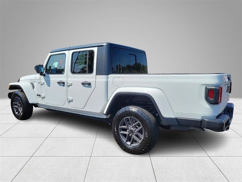 Certified 2021 Jeep Gladiator Sport image 6