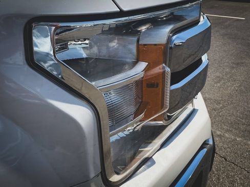 Used 2018 Ford F150 Lariat AWD/4WD image 3