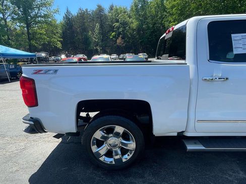 Used 2017 Chevrolet Silverado 1500 LTZ Z71 w/ LTZ Plus Package AWD/4WD image 9