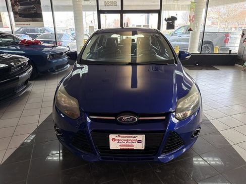 Used 2013 Ford Focus Titanium w/ Luxury Pkg image 3