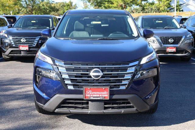 Certified 2025 Nissan Rogue SV FWD image 4