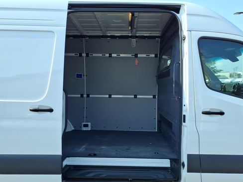 Used 2025 Mercedes-Benz Sprinter 2500 image 8
