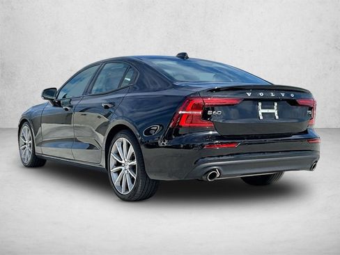 Used 2020 Volvo S60 T5 Momentum FWD image 13