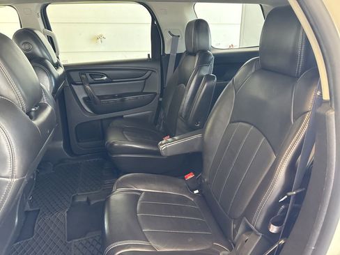Used 2014 GMC Acadia SLT image 31