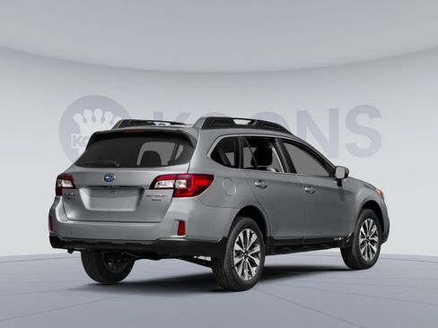 Used 2015 Subaru Outback 3.6R Limited image 2