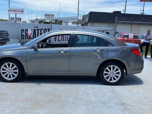 Used 2012 Chrysler 200 Touring image 7