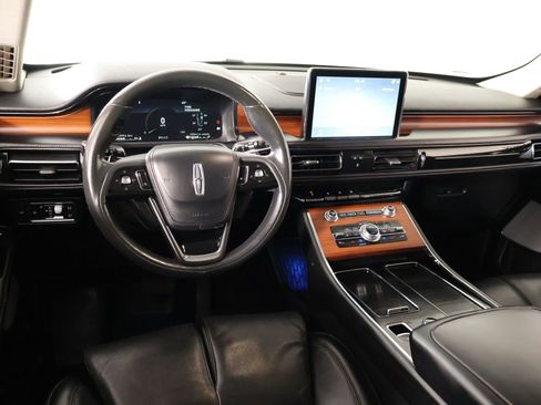 Used 2021 Lincoln Aviator Reserve w/ Equipment Group 202A AWD/4WD image 2