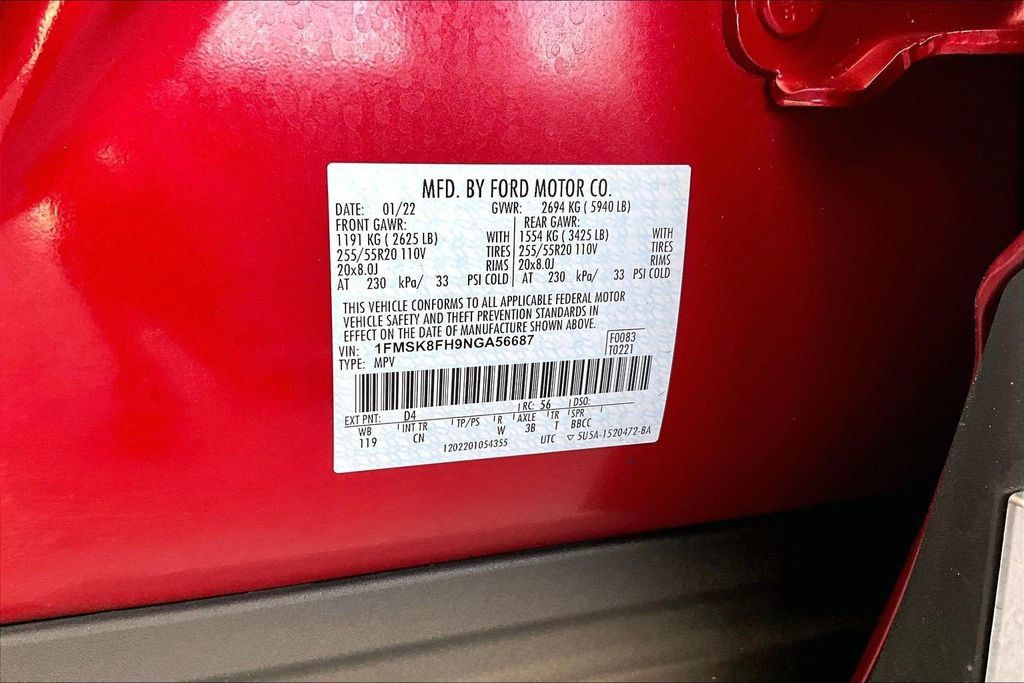 Used 2022 Ford Explorer Limited w/ Equipment Group 301A AWD/4WD image 18