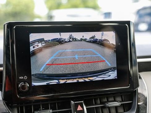 Used 2024 Toyota Corolla LE FWD image 27