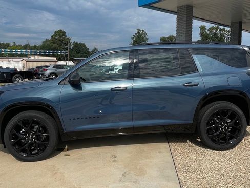 New 2026 Chevrolet Traverse RS w/ LPO, Floor Liner Package image 4