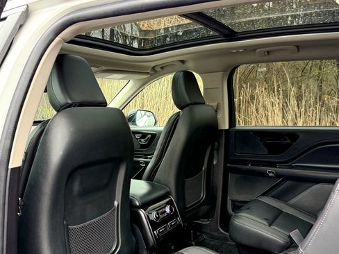 Used 2022 Lincoln Aviator AWD w/ Premium Package image 20