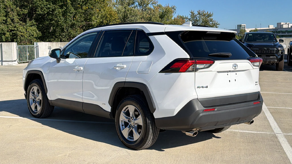 Used 2025 Toyota RAV4 XLE AWD/4WD image 3