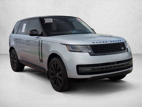 Used 2025 Land Rover Range Rover SE AWD/4WD image 3