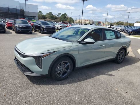 New 2026 Kia K4 LXS image 2