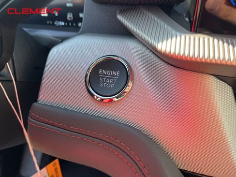 New 2025 Ford Explorer Active w/ Active Comfort Package image 11