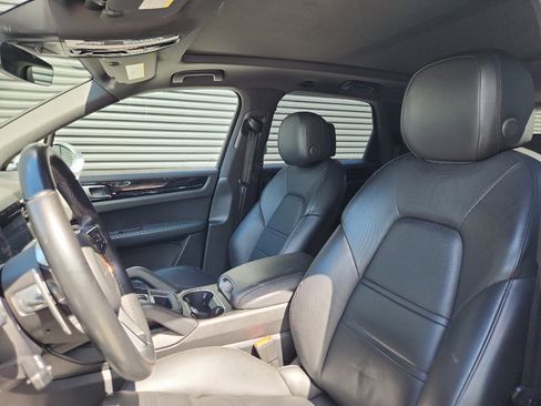 Certified 2020 Porsche Cayenne image 5