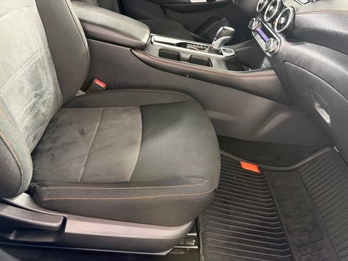 Used 2022 Nissan Sentra SR w/ Electronics Package FWD image 18