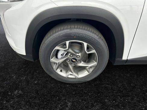 New 2026 Chevrolet Trax LT w/ Driver Confidence Package FWD image 9