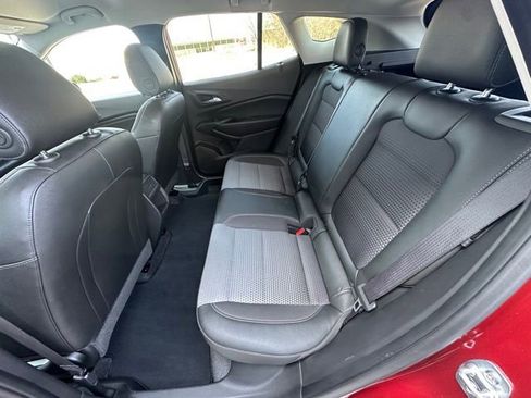 Used 2025 Chevrolet Trax LT image 22