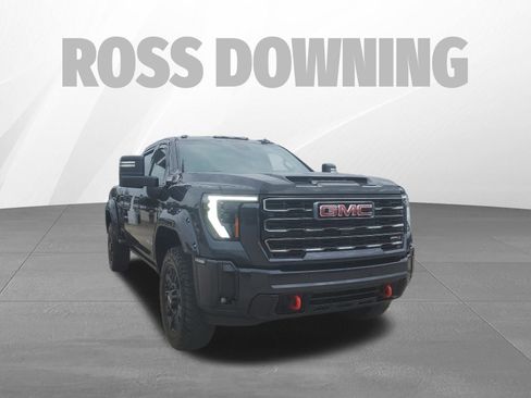 Used 2025 GMC Sierra 2500 AT4 w/ AT4 Preferred Package image 4