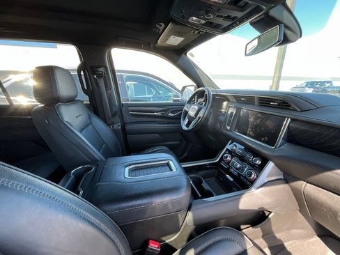 Used 2022 GMC Yukon Denali w/ Max Trailering Package AWD/4WD image 2