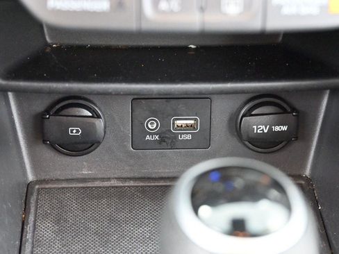 Used 2019 Hyundai Kona SE FWD image 22
