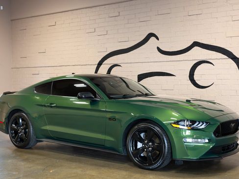 Used 2022 Ford Mustang GT Premium w/ Black Accent Package RWD image 2