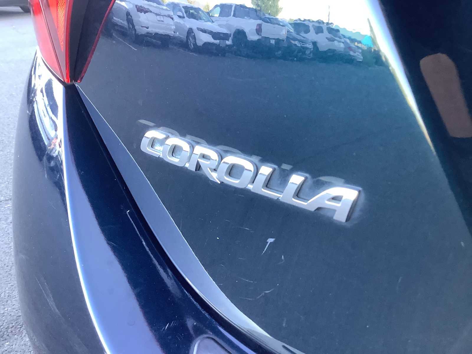 Used 2018 Toyota Corolla LE FWD image 6